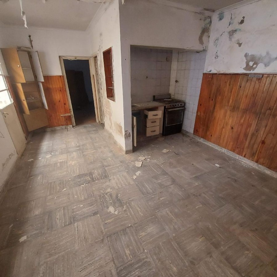 GALPON MAS VIVIENDA DE 3 AMBIENTES MARCONI Y CASTELLI