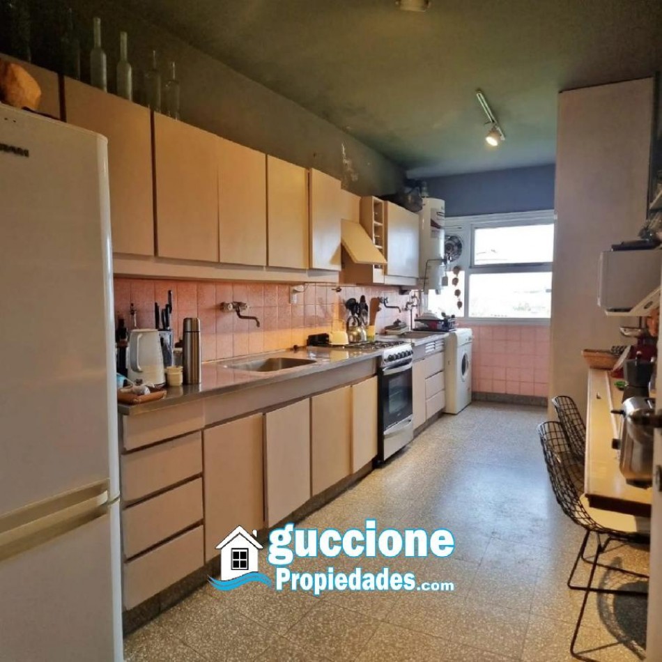 ¡VENDEMOS ESTE HERMOSO DEPARTAMENTO 4 AMBIENTES!! INSTALCION DE GAS Y ELECTRICIDAD NUEVAS!!