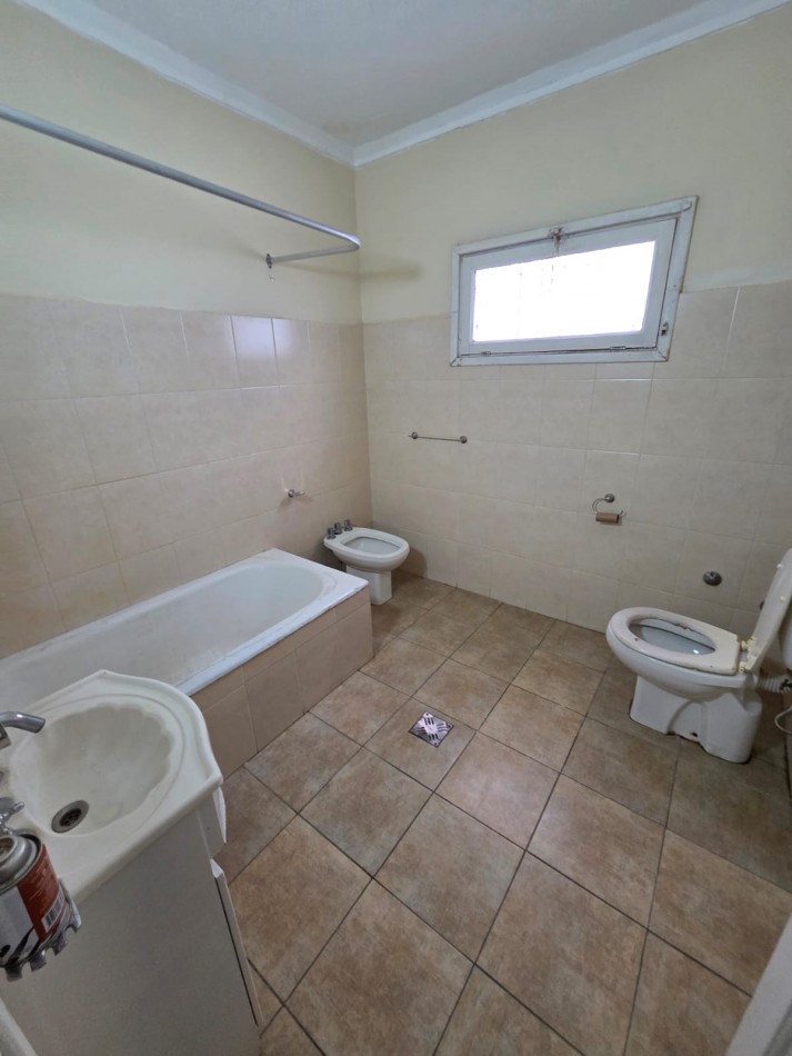 Excelente departamento 2 ambientes en alquiler con cochera